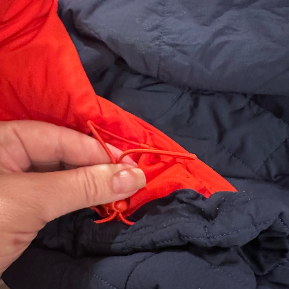 Patagonia Men's Navy and Red/Orange Vest - Picture 5 of 6